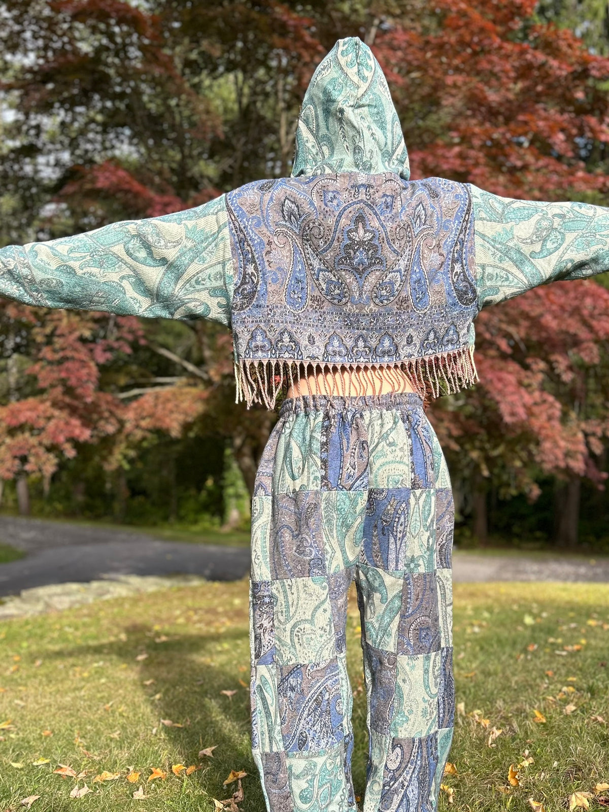 Cropped Kamaru Hoodie