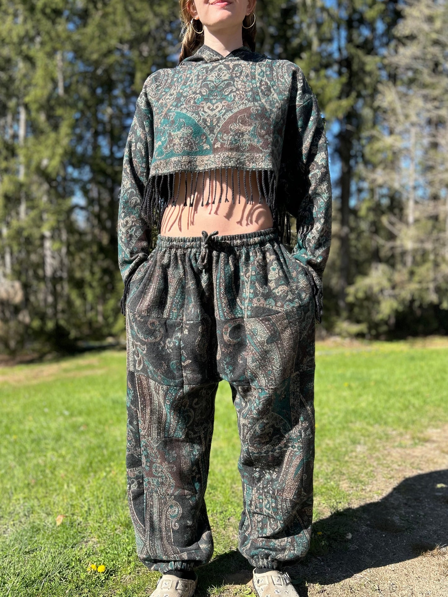 Cropped Kamaru Hoodie