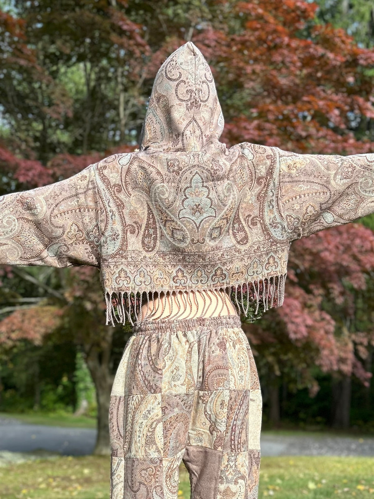 Cropped Kamaru Hoodie