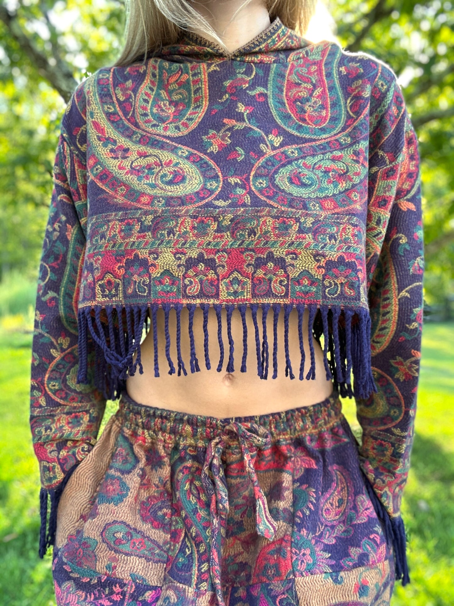 Cropped Kamaru Hoodie