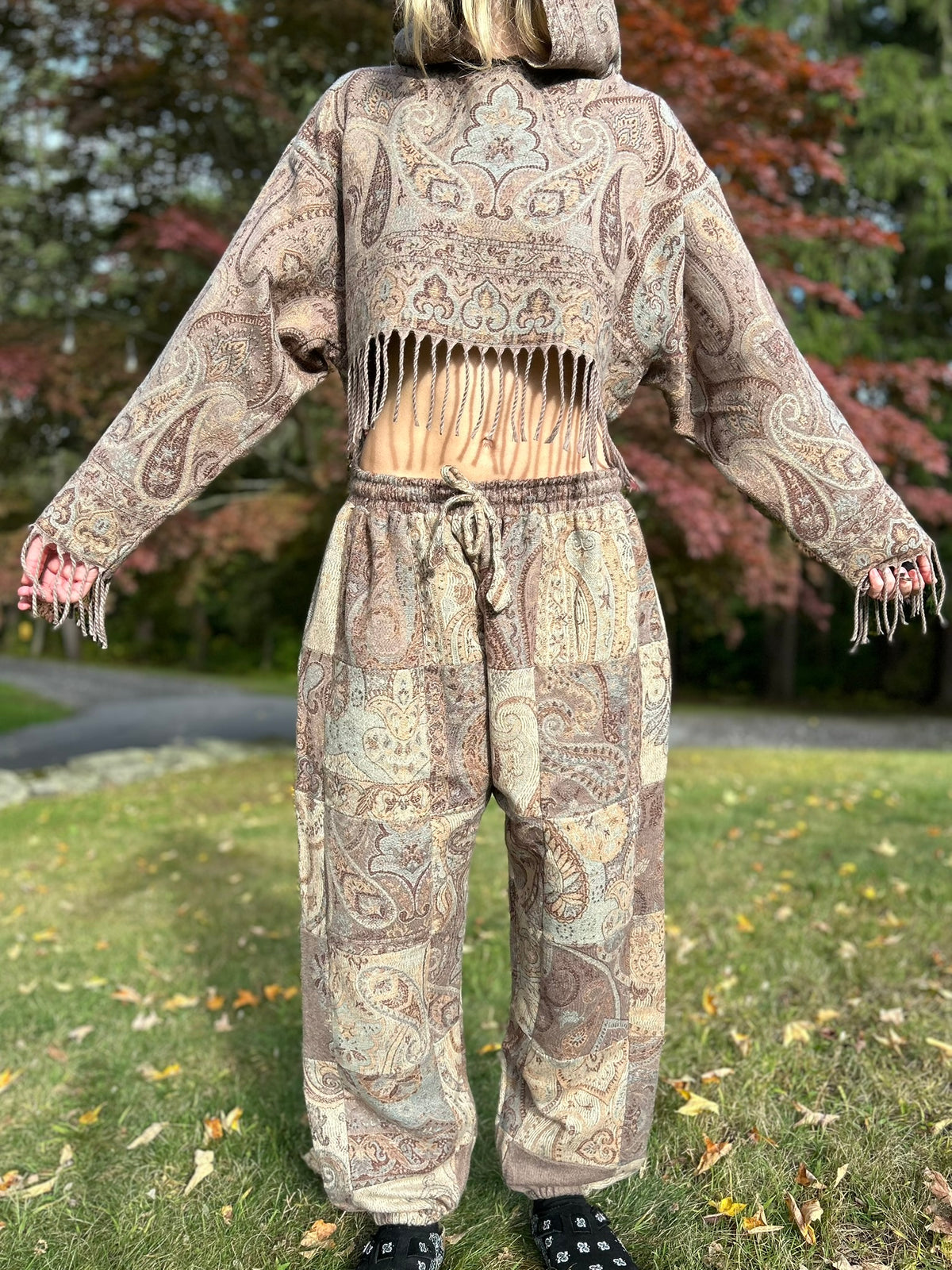 Cropped Kamaru Hoodie
