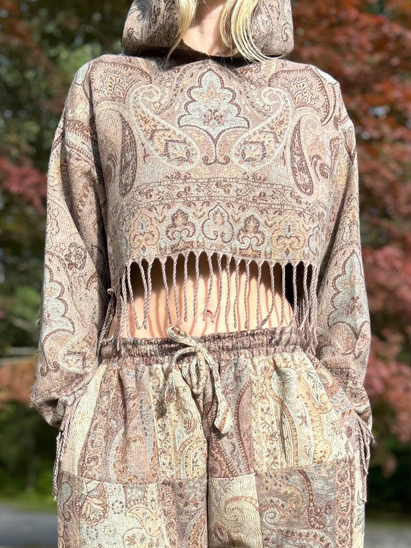 Cropped Kamaru Hoodie