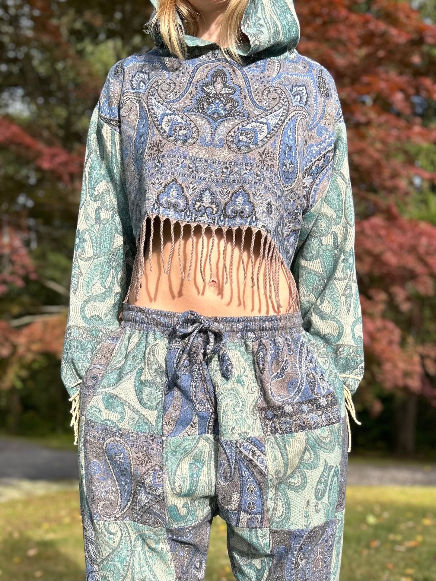 Cropped Kamaru Hoodie