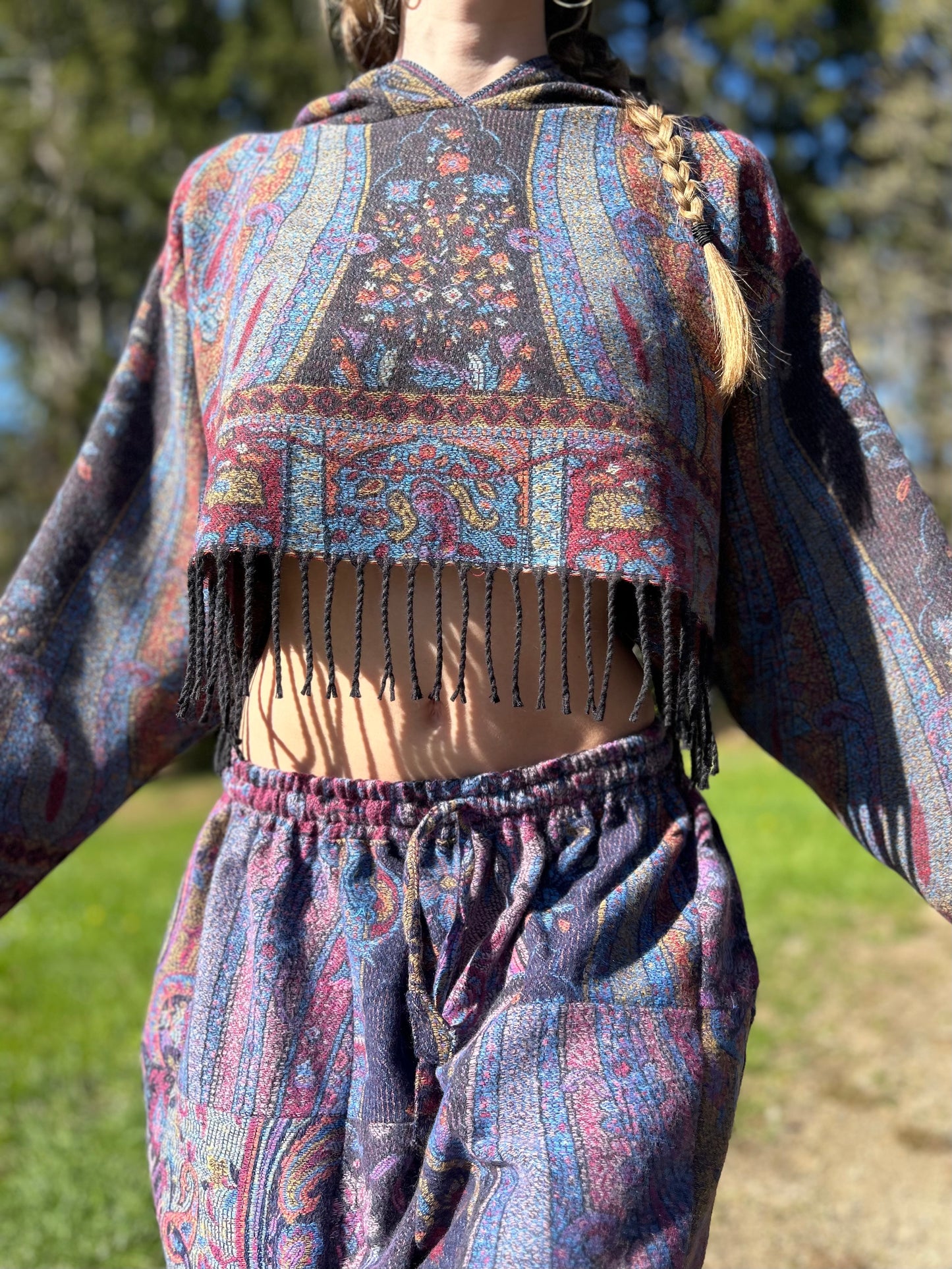 Cropped Kamaru Hoodie