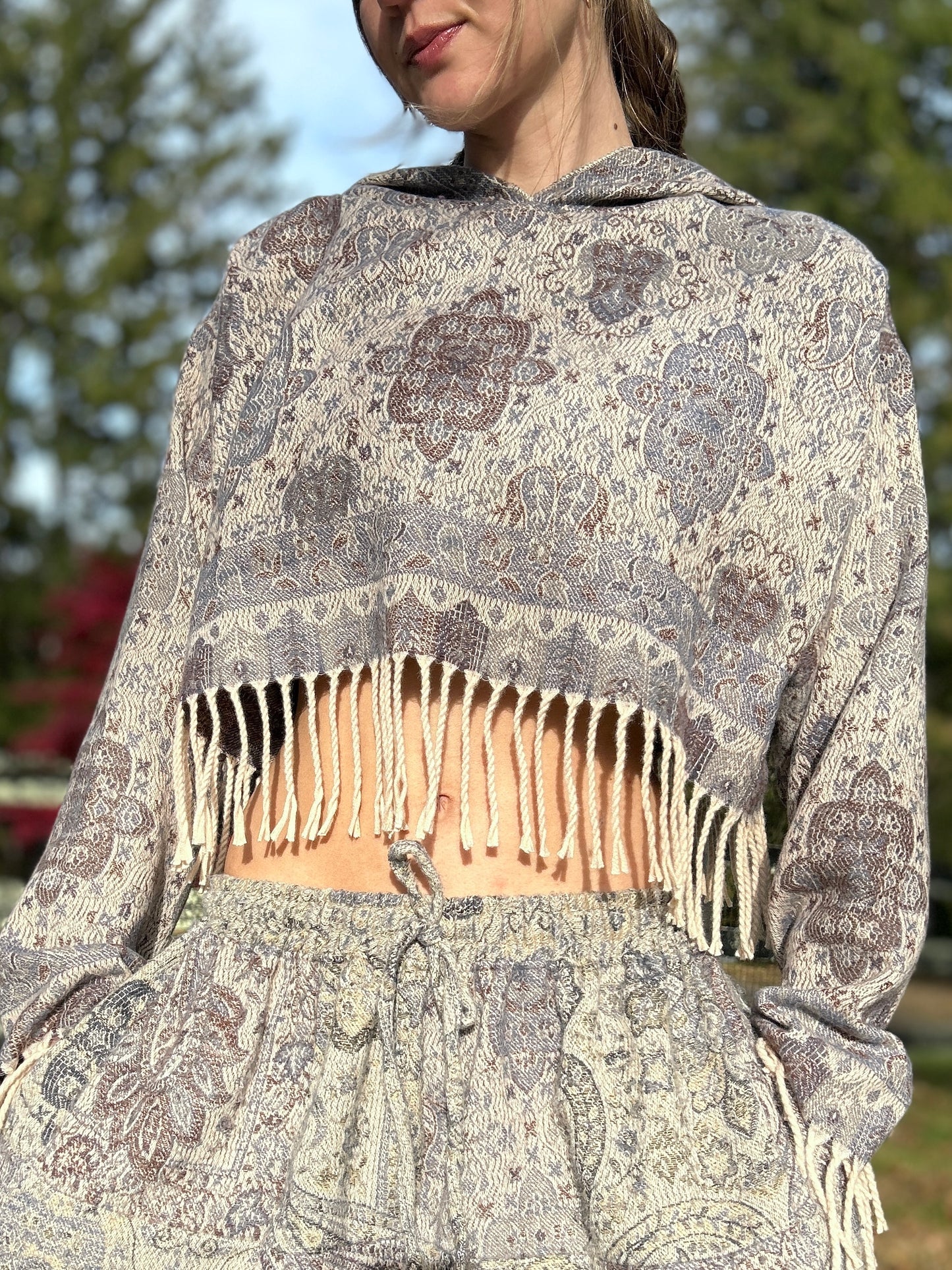 Cropped Kamaru Hoodie